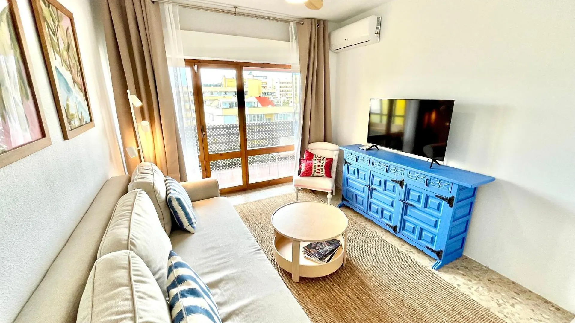 Bright, Central, Close To The Sea, Parking And Wifi 马尔韦利亚